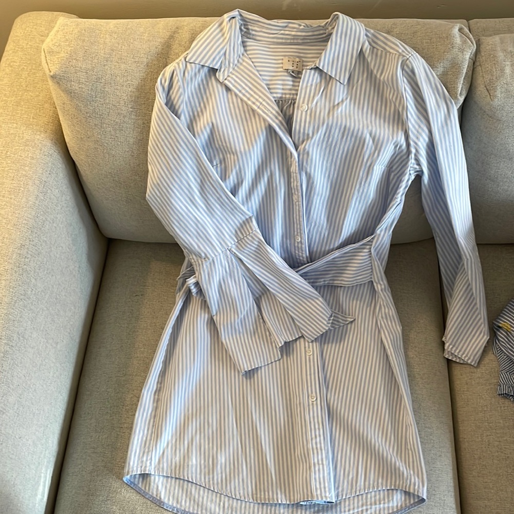 Bell sleeve shirt dress from Target. Never worn. Size M. Like perfect condition